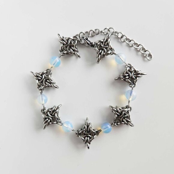 Silver star and blue opalites chainmail bracelet - Picture 8 of 11